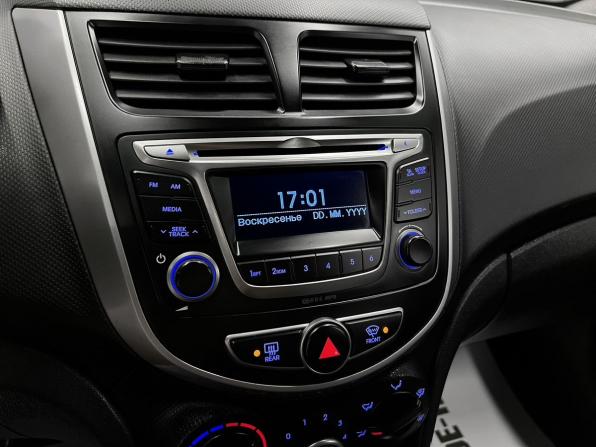 Hyundai Solaris I Рестайлинг с пробегом 2015 года, цена 975 000 рублей, 157578 км, седан, Автокод Объявления