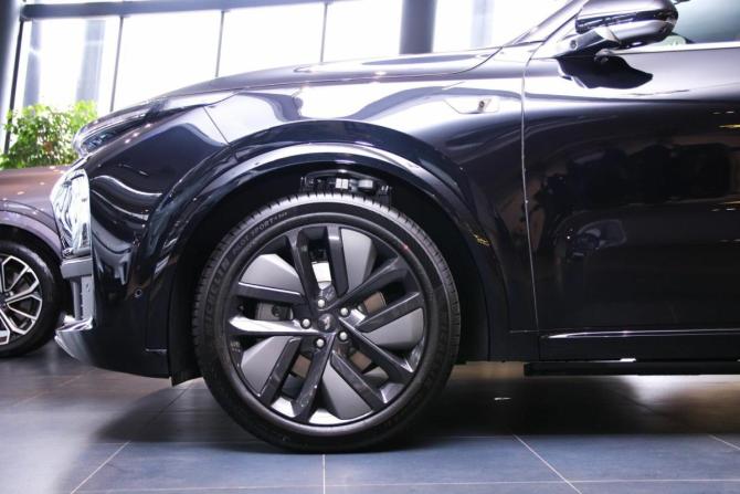 Новый Li Auto (Lixiang) L9 I Рестайлинг 2026 года, цена 11 990 000 рублей, внедорожник, Автокод Объявления