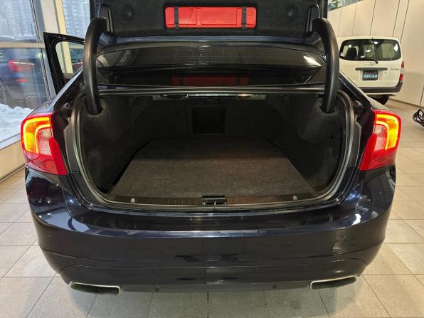 Volvo S60 II Рестайлинг с пробегом 2017 года, цена 1 590 000 рублей, 178353 км, седан, Автокод Объявления