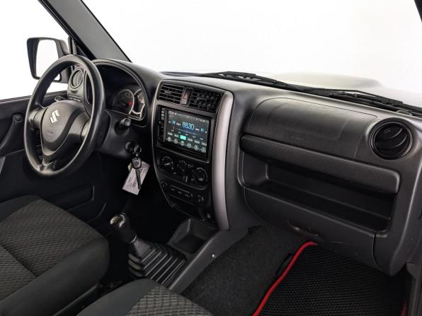 Suzuki Jimny III Рестайлинг 2 с пробегом 2018 года, цена 1 700 000 рублей, 102517 км, внедорожник, Автокод Объявления