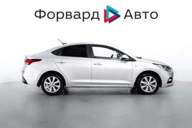 Hyundai Solaris II с пробегом 2018 года, цена 1 290 000 рублей, 162307 км, седан, Автокод Объявления