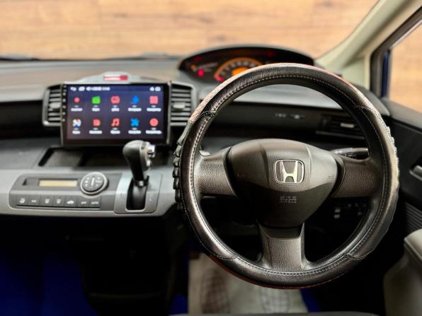 Honda Freed I с пробегом 2010 года, цена 1 220 000 рублей, 212000 км, компактвэн, Автокод Объявления