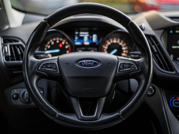 Ford Kuga II Рестайлинг с пробегом 2018 года, цена 1 399 000 рублей, 98826 км, внедорожник, Автокод Объявления