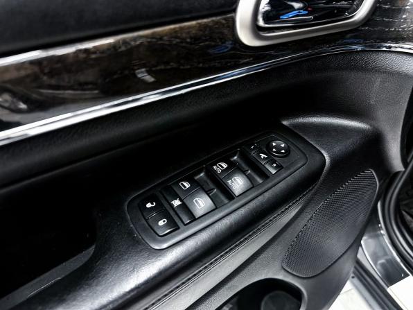 Jeep Grand Cherokee IV (WK2) с пробегом 2011 года, цена 2 199 000 рублей, 122465 км, внедорожник, Автокод Объявления