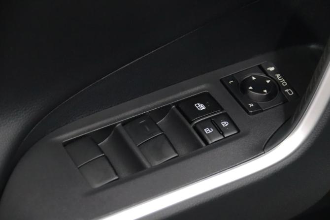 Toyota RAV4 V (XA50) с пробегом 2023 года, цена 3 795 950 рублей, 29864 км, внедорожник, Автокод Объявления