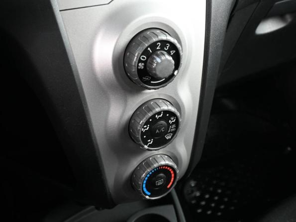 Toyota Yaris II с пробегом 2006 года, цена 599 000 рублей, 173811 км, хэтчбек, Автокод Объявления