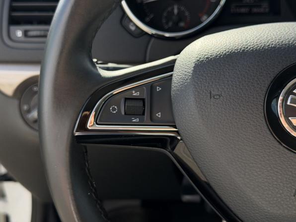Skoda Yeti I Рестайлинг с пробегом 2016 года, цена 1 650 000 рублей, 131200 км, внедорожник, Автокод Объявления
