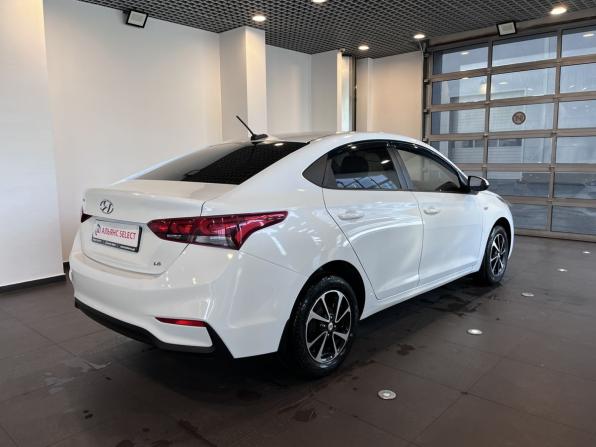 Hyundai Solaris II с пробегом 2017 года, цена 1 100 000 рублей, 196926 км, седан, Автокод Объявления
