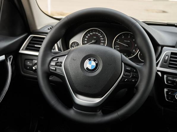 BMW 3 серии VI (F3x) Рестайлинг с пробегом 2016 года, цена 2 058 000 рублей, 205039 км, седан, Автокод Объявления