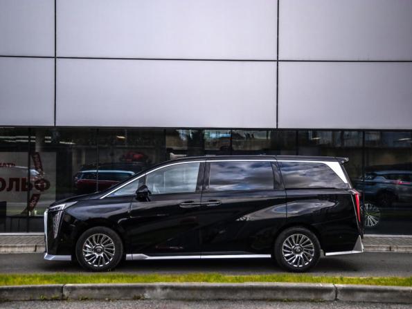 GAC M8 с пробегом 2024 года, цена 4 499 000 рублей, 21000 км, минивэн, Автокод Объявления