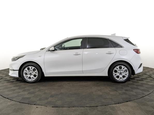 Kia Ceed III Рестайлинг с пробегом 2022 года, цена 2 270 000 рублей, 65392 км, хэтчбек, Автокод Объявления