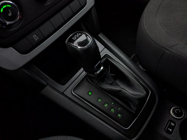 Skoda Yeti I Рестайлинг с пробегом 2014 года, цена 1 290 000 рублей, 102059 км, внедорожник, Автокод Объявления
