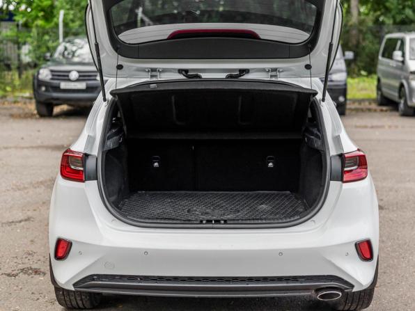Kia Ceed III Рестайлинг с пробегом 2021 года, цена 1 560 000 рублей, 121039 км, универсал, Автокод Объявления