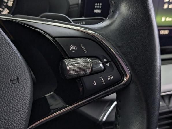 Skoda Octavia IV (A8) с пробегом 2021 года, цена 2 500 000 рублей, 48065 км, лифтбек, Автокод Объявления