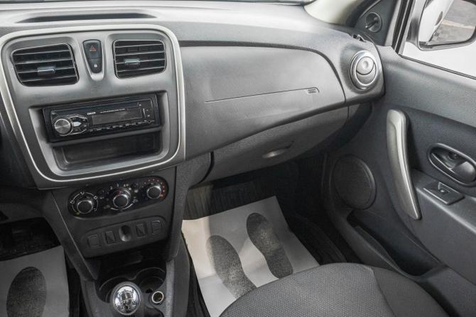 Renault Logan II Рестайлинг с пробегом 2020 года, цена 809 000 рублей, 232000 км, седан, Автокод Объявления