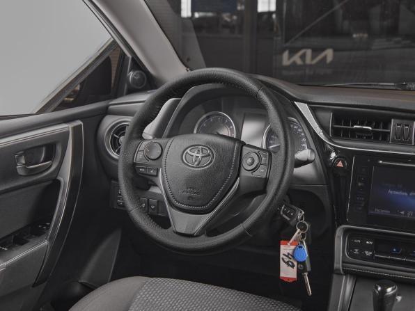 Toyota Corolla XI (E160 E170 E180) Рестайлинг 1 с пробегом 2016 года, цена 1 887 000 рублей, 108000 км, седан, Автокод Объявления