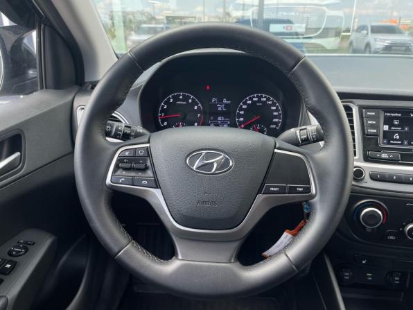 Hyundai Solaris II Рестайлинг с пробегом 2021 года, цена 1 420 000 рублей, 43126 км, седан, Автокод Объявления