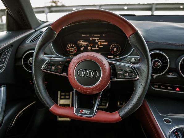 Audi TT III (8S) с пробегом 2015 года, цена 3 298 000 рублей, 71823 км, купе, Автокод Объявления