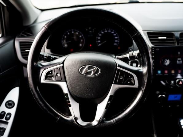 Hyundai Solaris I с пробегом 2012 года, цена 890 000 рублей, 251069 км, седан, Автокод Объявления