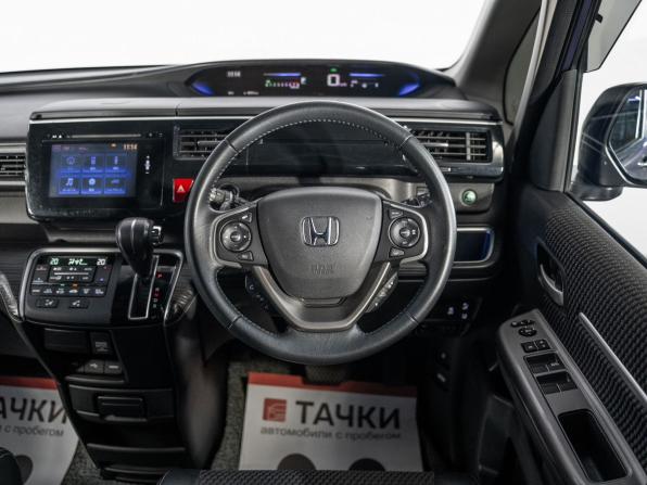 Honda Stepwgn V с пробегом 2016 года, цена 1 750 500 рублей, 151105 км, минивэн, Автокод Объявления