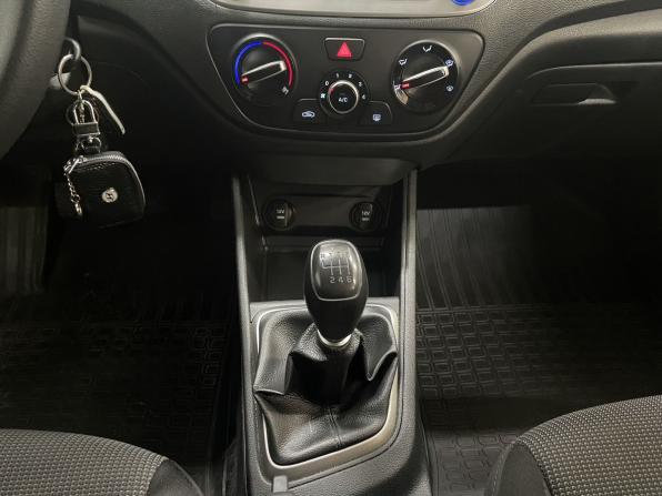 Hyundai Solaris II с пробегом 2019 года, цена 1 050 000 рублей, 196060 км, седан, Автокод Объявления