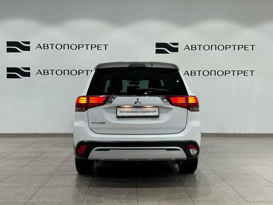 Mitsubishi Outlander III Рестайлинг 3 Санкт-Петербург  - изображение 6