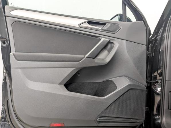 Volkswagen Tiguan II Рестайлинг с пробегом 2021 года, цена 3 040 000 рублей, 72227 км, внедорожник, Автокод Объявления
