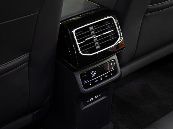 Volkswagen ID.6 с пробегом 2022 года, цена 2 749 000 рублей, 100486 км, внедорожник, Автокод Объявления