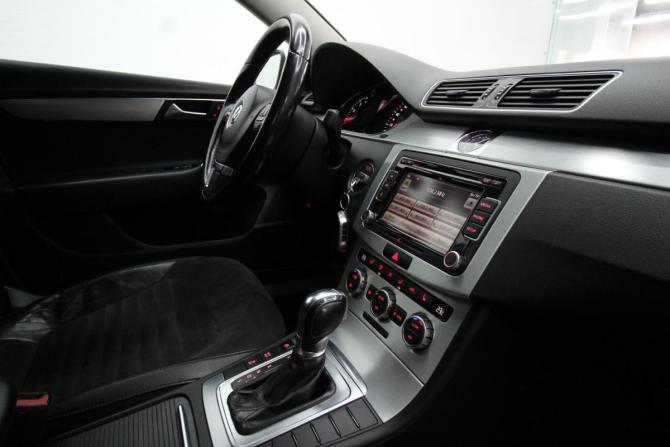 Volkswagen Passat B7 с пробегом 2013 года, цена 1 200 000 рублей, 228000 км, универсал, Автокод Объявления