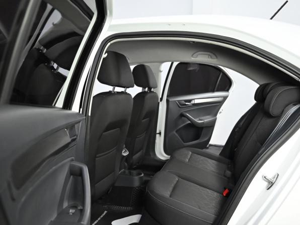 Skoda Rapid I Рестайлинг с пробегом 2018 года, цена 999 000 рублей, 182000 км, лифтбек, Автокод Объявления