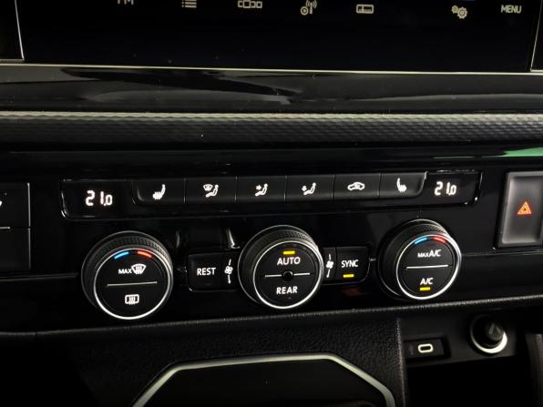 Volkswagen Multivan T6 Рестайлинг с пробегом 2021 года, цена 6 000 000 рублей, 120666 км, минивэн, Автокод Объявления