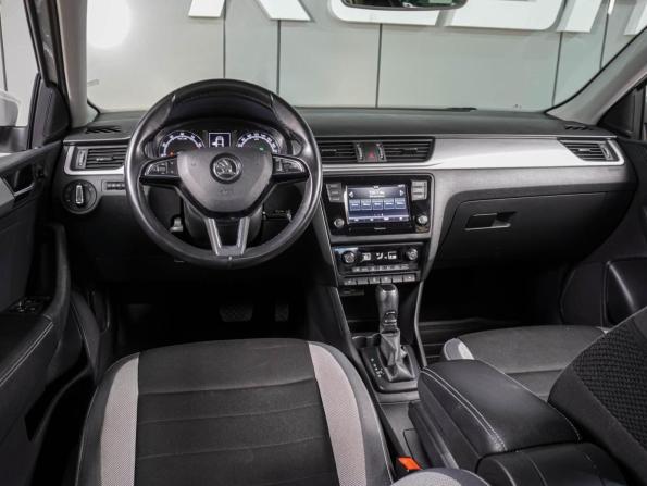 Skoda Rapid I Рестайлинг с пробегом 2019 года, цена 1 359 000 рублей, 76026 км, лифтбек, Автокод Объявления