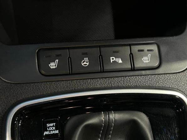 Kia Rio IV Рестайлинг с пробегом 2021 года, цена 1 897 000 рублей, 40304 км, хэтчбек, Автокод Объявления