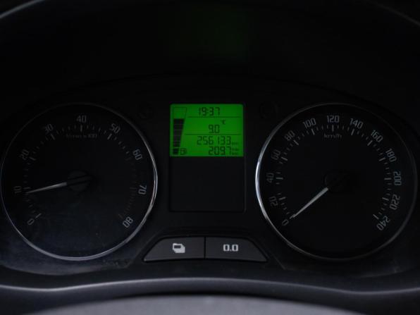 Skoda Fabia II Рестайлинг с пробегом 2012 года, цена 420 000 рублей, 256128 км, хэтчбек, Автокод Объявления