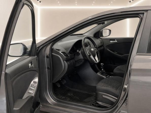 Hyundai Solaris I Рестайлинг с пробегом 2016 года, цена 1 049 000 рублей, 128500 км, хэтчбек, Автокод Объявления