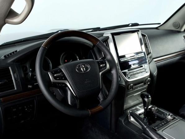 Toyota Land Cruiser 200 Series Рестайлинг 2 с пробегом 2015 года, цена 4 325 000 рублей, 282459 км, внедорожник, Автокод Объявления