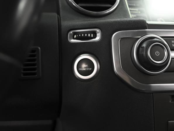 Land Rover Discovery IV Рестайлинг с пробегом 2015 года, цена 2 495 000 рублей, 147503 км, внедорожник, Автокод Объявления