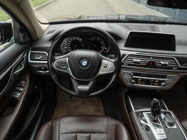 BMW 7 серии VI (G11/G12) с пробегом 2018 года, цена 2 699 000 рублей, 223313 км, седан, Автокод Объявления