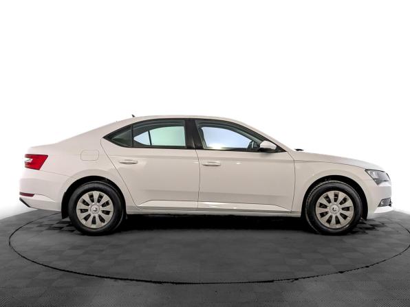 Skoda Superb III с пробегом 2019 года, цена 2 385 000 рублей, 53688 км, лифтбек, Автокод Объявления