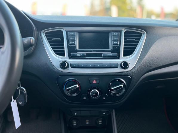Hyundai Solaris II Рестайлинг с пробегом 2021 года, цена 1 450 000 рублей, 100649 км, седан, Автокод Объявления