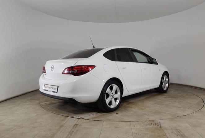 Opel Astra H Рестайлинг с пробегом 2013 года, цена 599 000 рублей, 170351 км, седан, Автокод Объявления
