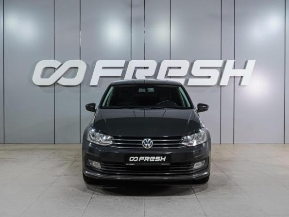 Volkswagen Polo V Рестайлинг с пробегом 2018 года, цена 1 299 000 рублей, 132956 км, седан, Автокод Объявления