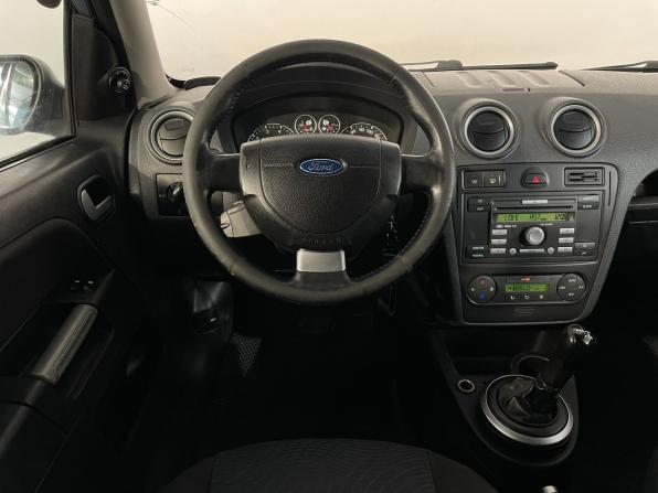 Ford Fusion I Рестайлинг с пробегом 2007 года, цена 249 900 рублей, 330000 км, хэтчбек, Автокод Объявления