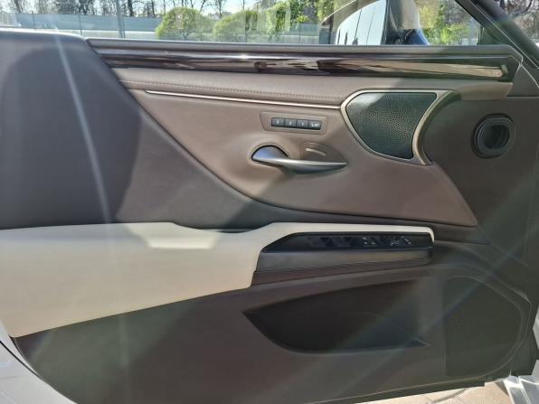Lexus ES VII с пробегом 2020 года, цена 3 990 000 рублей, 97608 км, седан, Автокод Объявления