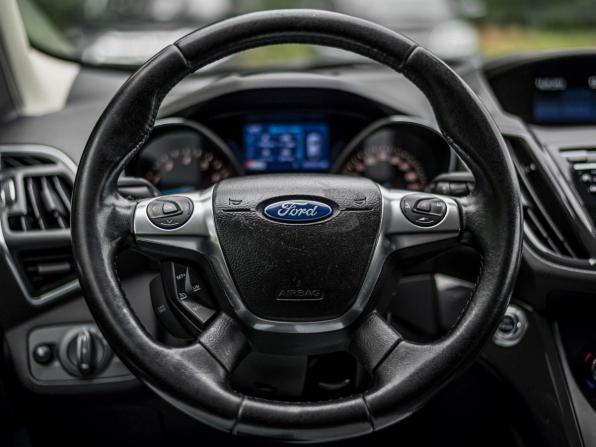 Ford Kuga II с пробегом 2013 года, цена 880 000 рублей, 260879 км, внедорожник, Автокод Объявления