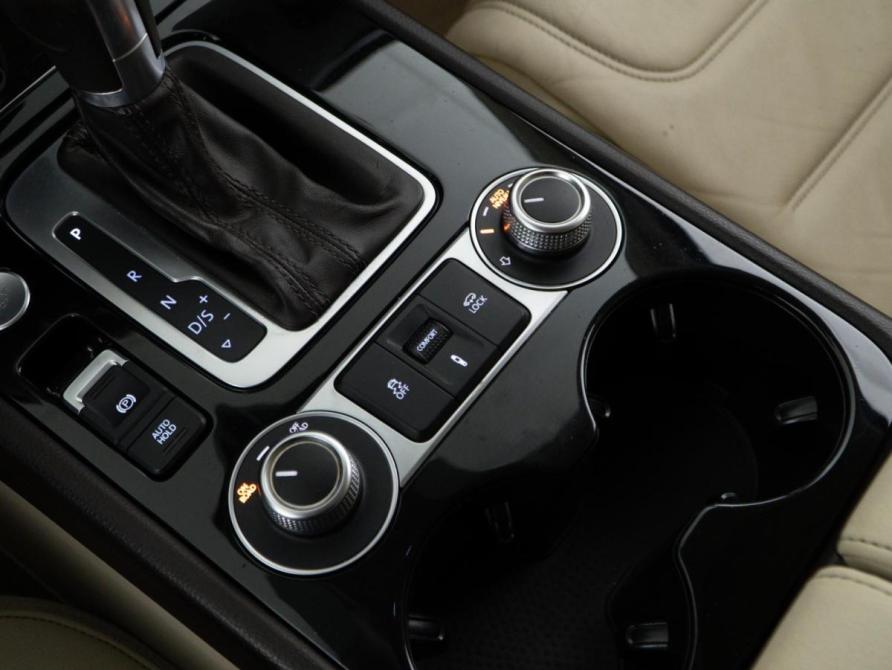 Volkswagen Touareg II Рестайлинг Москва  - изображение 19