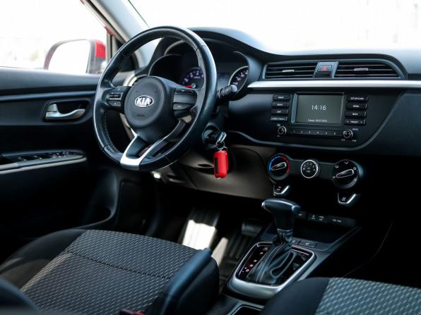 Kia Rio IV с пробегом 2018 года, цена 1 159 000 рублей, 64450 км, седан, Автокод Объявления
