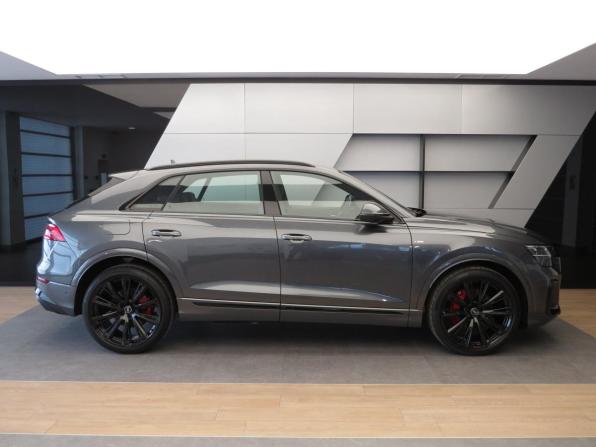 Audi Q8 I (4M) Рестайлинг с пробегом 2025 года, цена 16 600 000 рублей, 10 км, внедорожник, Автокод Объявления