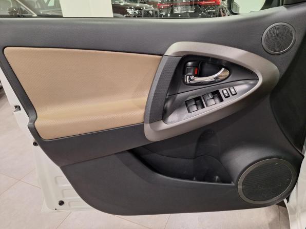 Toyota RAV4 III (XA30) Рестайлинг с пробегом 2012 года, цена 1 645 000 рублей, 127086 км, внедорожник, Автокод Объявления