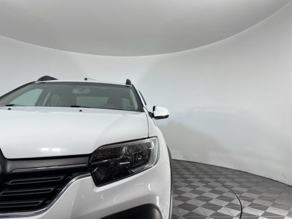 Renault Logan II Рестайлинг с пробегом 2021 года, цена 1 035 000 рублей, 88000 км, седан, Автокод Объявления
